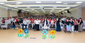 113-2學期模範生、孝親楷模、禮儀楷模三合一頒獎代表照片